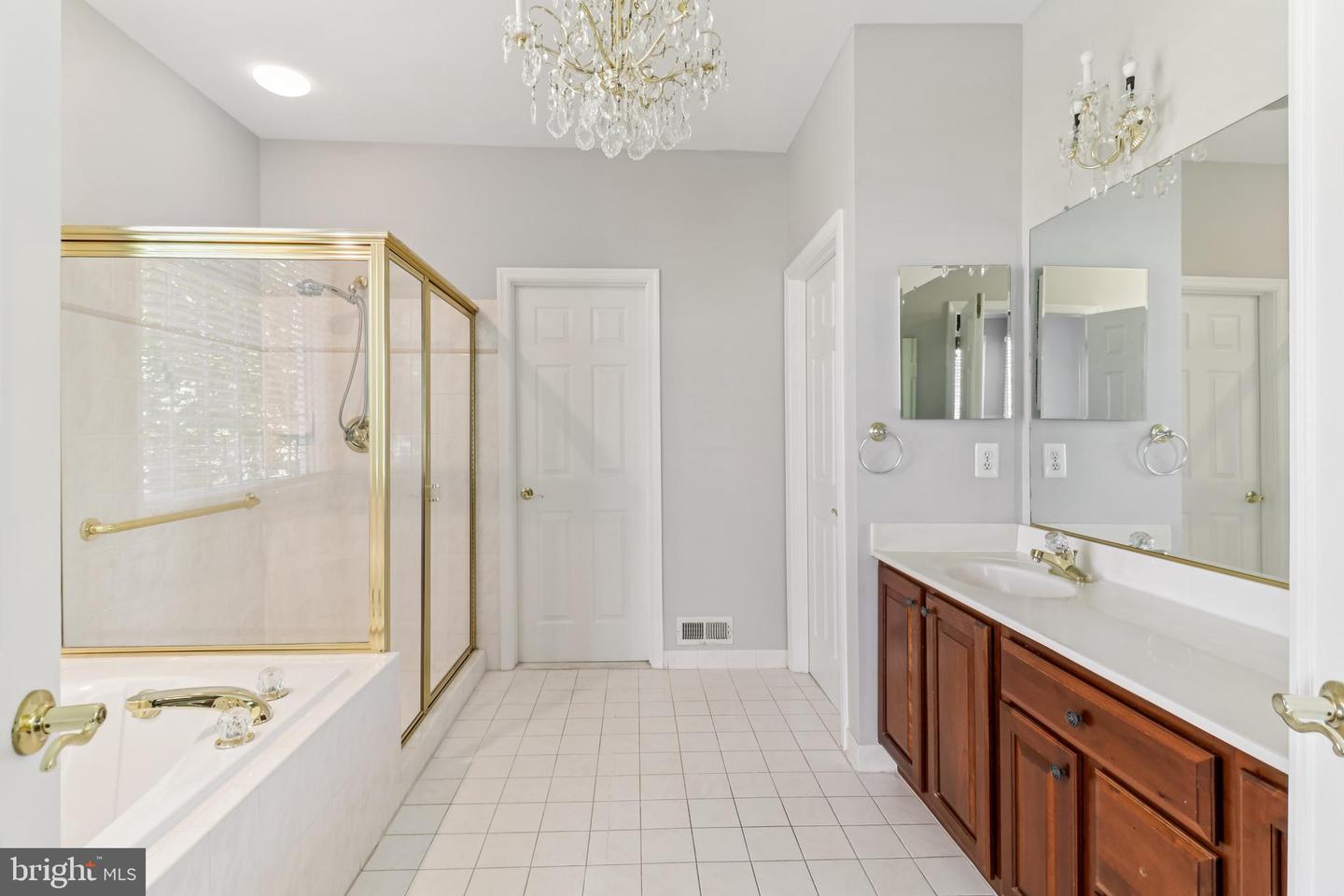 6824 DERBY RUN WAY, GAINESVILLE, Virginia 20155, 3 Bedrooms Bedrooms, ,3 BathroomsBathrooms,Residential,For sale,6824 DERBY RUN WAY,VAPW2101182 MLS # VAPW2101182