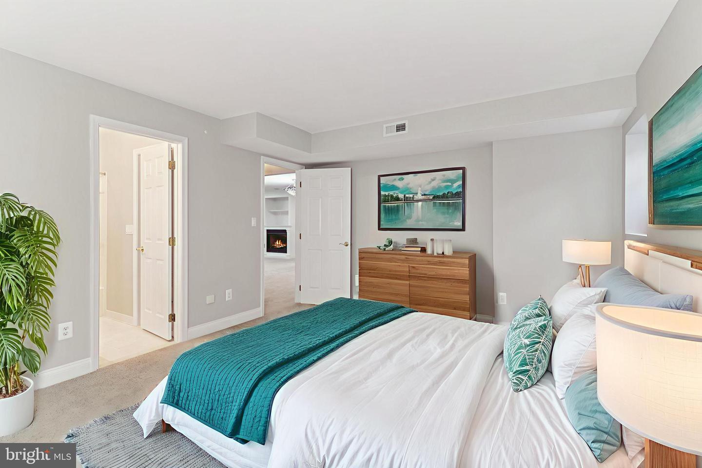 6824 DERBY RUN WAY, GAINESVILLE, Virginia 20155, 3 Bedrooms Bedrooms, ,3 BathroomsBathrooms,Residential,For sale,6824 DERBY RUN WAY,VAPW2101182 MLS # VAPW2101182