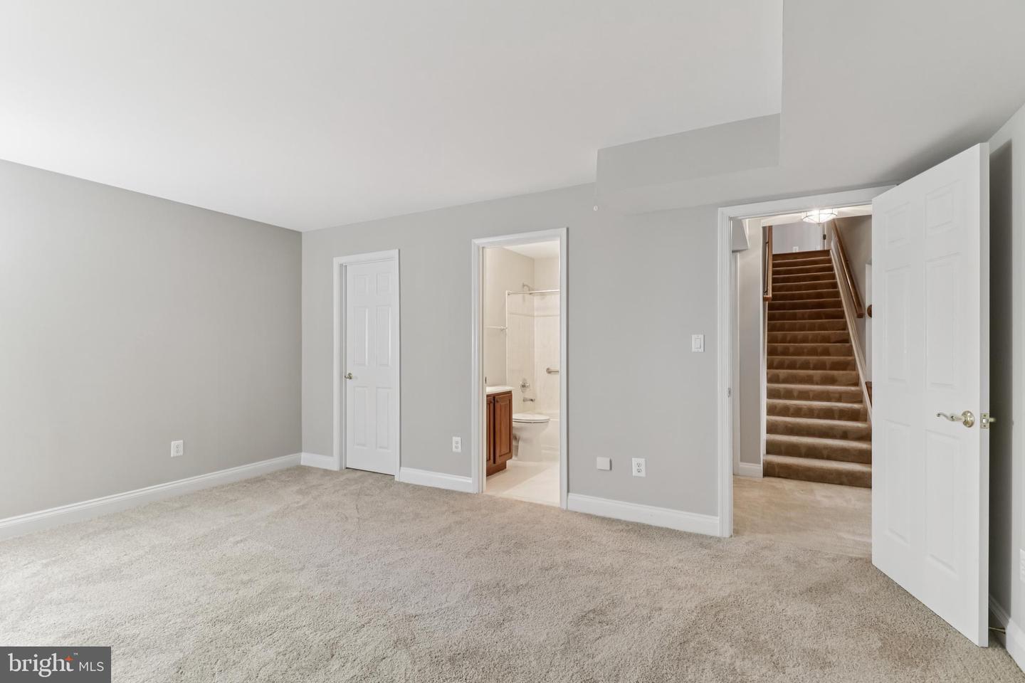 6824 DERBY RUN WAY, GAINESVILLE, Virginia 20155, 3 Bedrooms Bedrooms, ,3 BathroomsBathrooms,Residential,For sale,6824 DERBY RUN WAY,VAPW2101182 MLS # VAPW2101182