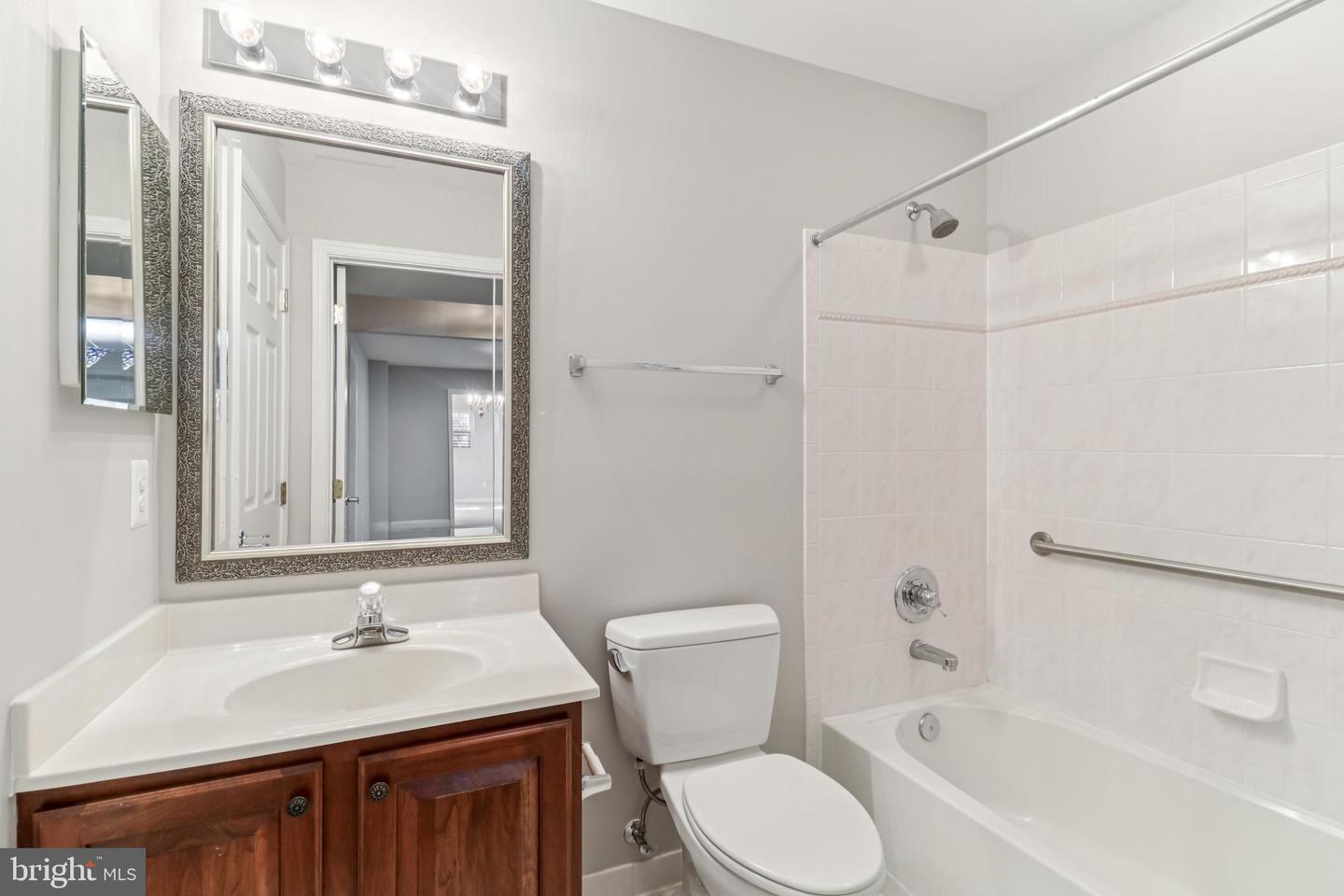 6824 DERBY RUN WAY, GAINESVILLE, Virginia 20155, 3 Bedrooms Bedrooms, ,3 BathroomsBathrooms,Residential,For sale,6824 DERBY RUN WAY,VAPW2101182 MLS # VAPW2101182