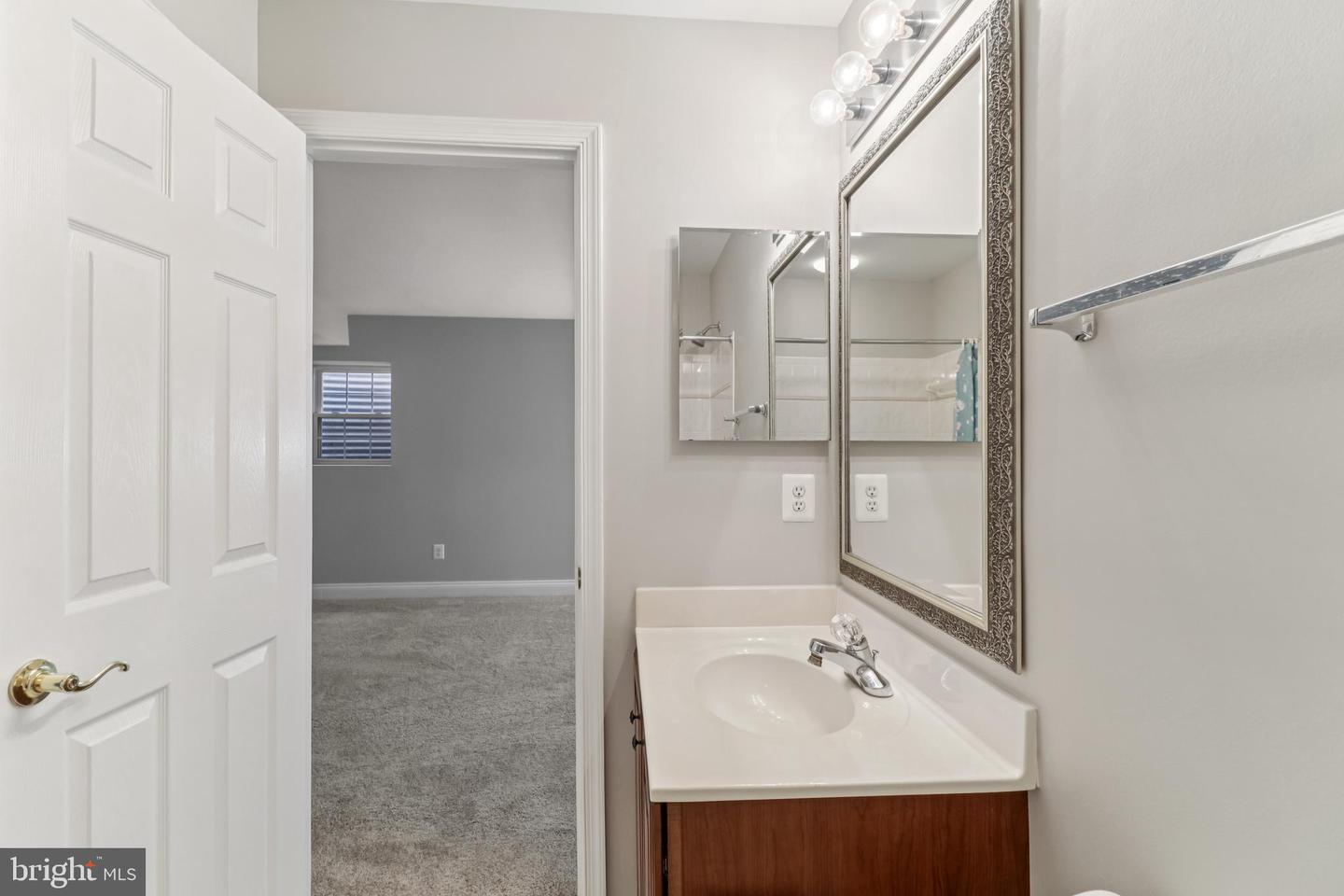 6824 DERBY RUN WAY, GAINESVILLE, Virginia 20155, 3 Bedrooms Bedrooms, ,3 BathroomsBathrooms,Residential,For sale,6824 DERBY RUN WAY,VAPW2101182 MLS # VAPW2101182