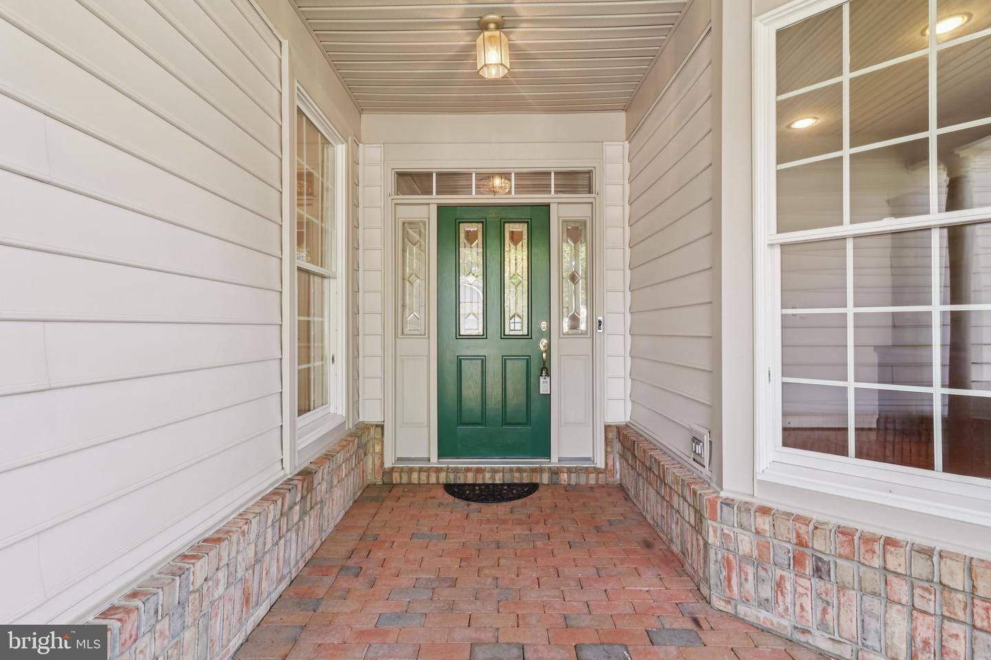 6824 DERBY RUN WAY, GAINESVILLE, Virginia 20155, 3 Bedrooms Bedrooms, ,3 BathroomsBathrooms,Residential,For sale,6824 DERBY RUN WAY,VAPW2101182 MLS # VAPW2101182