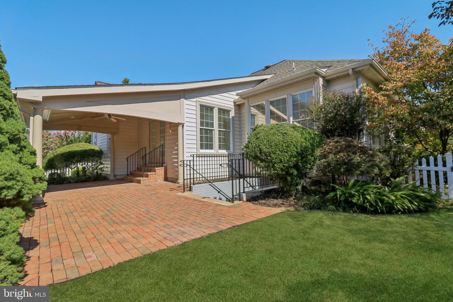 6824 DERBY RUN WAY, GAINESVILLE, Virginia 20155, 3 Bedrooms Bedrooms, ,3 BathroomsBathrooms,Residential,For sale,6824 DERBY RUN WAY,VAPW2101182 MLS # VAPW2101182