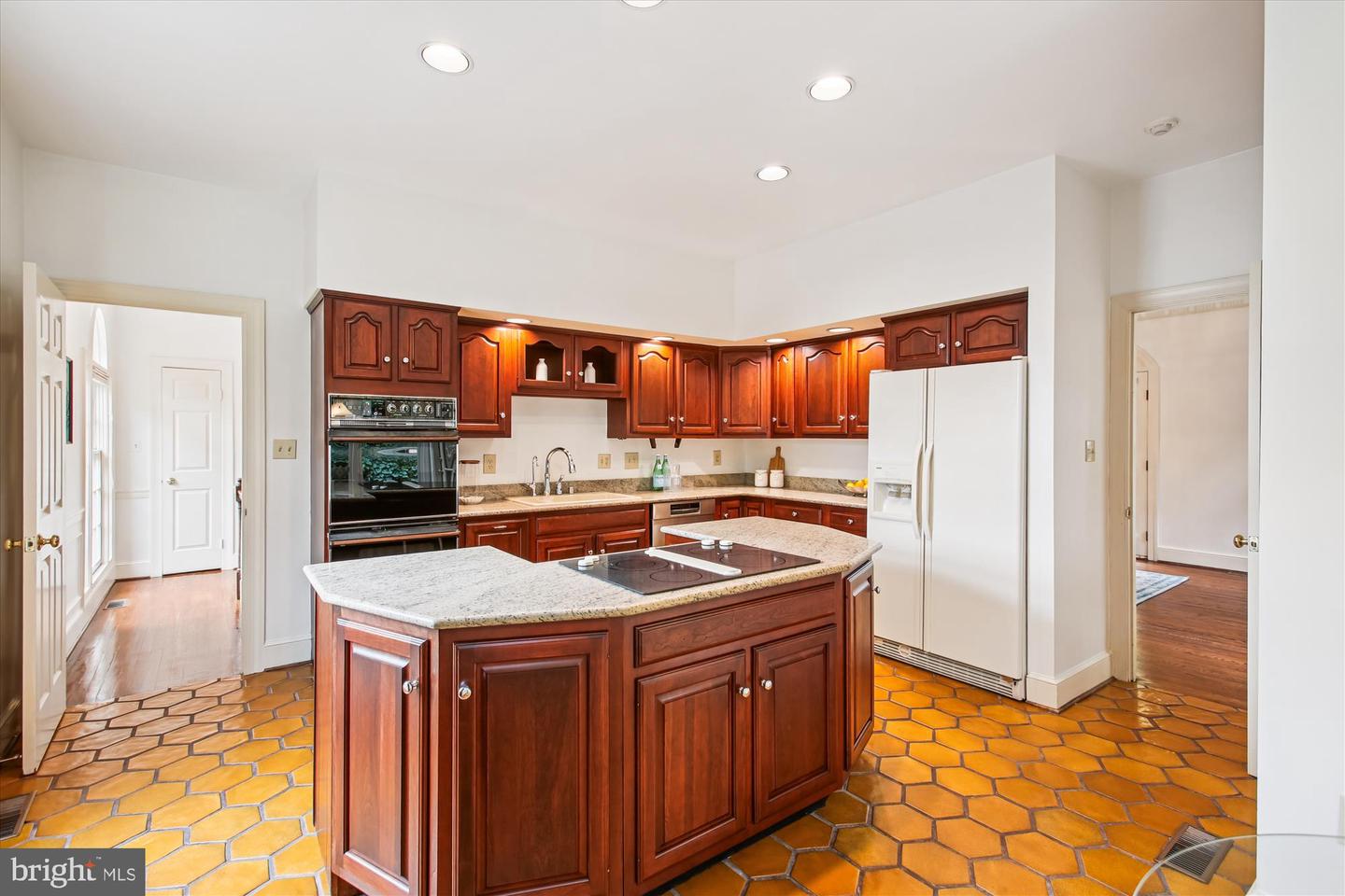 4016 LINNEAN AVE NW, WASHINGTON, District Of Columbia 20008, 4 Bedrooms Bedrooms, ,3 BathroomsBathrooms,Residential,For sale,4016 LINNEAN AVE NW,DCDC2215224 MLS # DCDC2215224