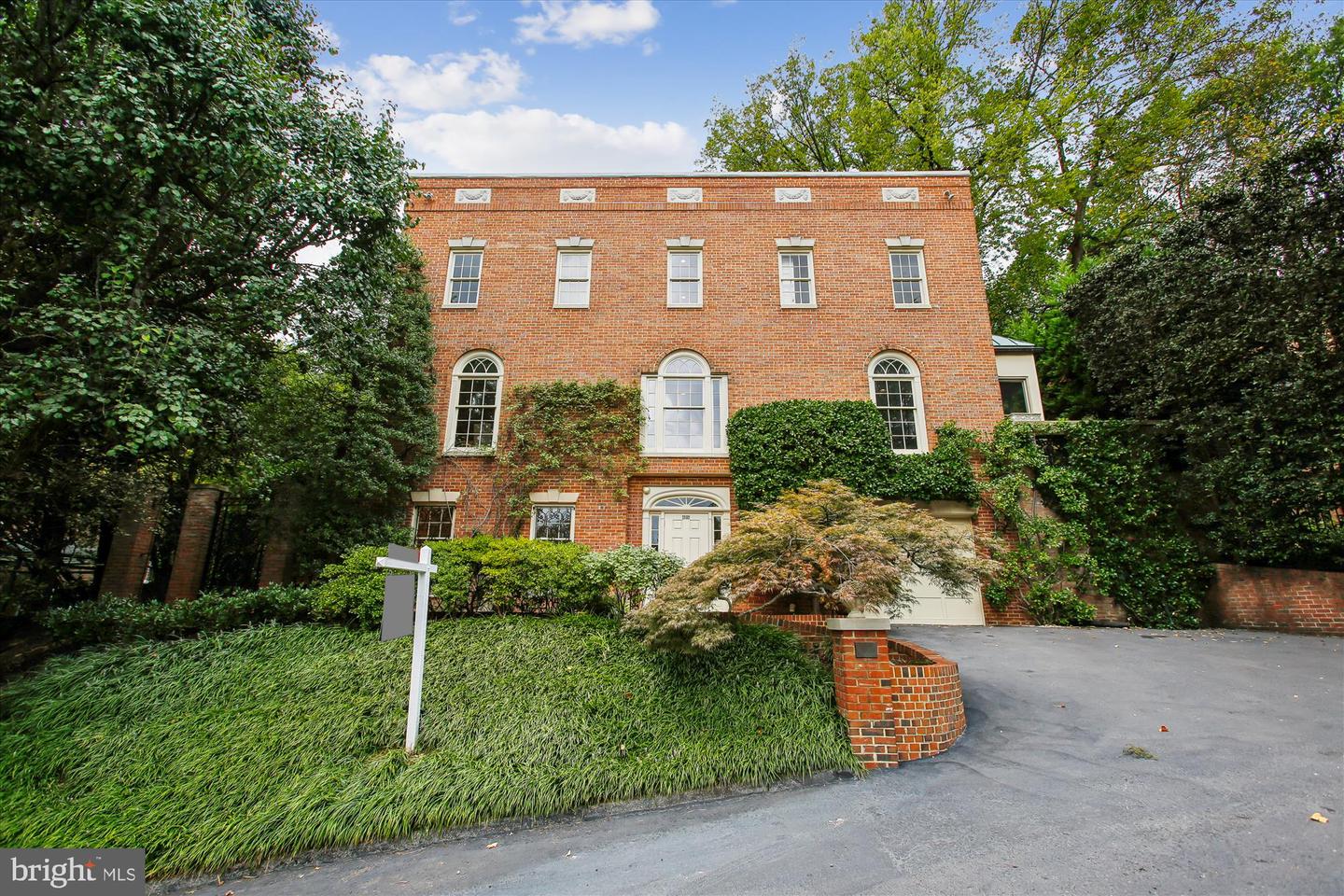 4016 LINNEAN AVE NW, WASHINGTON, District Of Columbia 20008, 4 Bedrooms Bedrooms, ,3 BathroomsBathrooms,Residential,For sale,4016 LINNEAN AVE NW,DCDC2215224 MLS # DCDC2215224