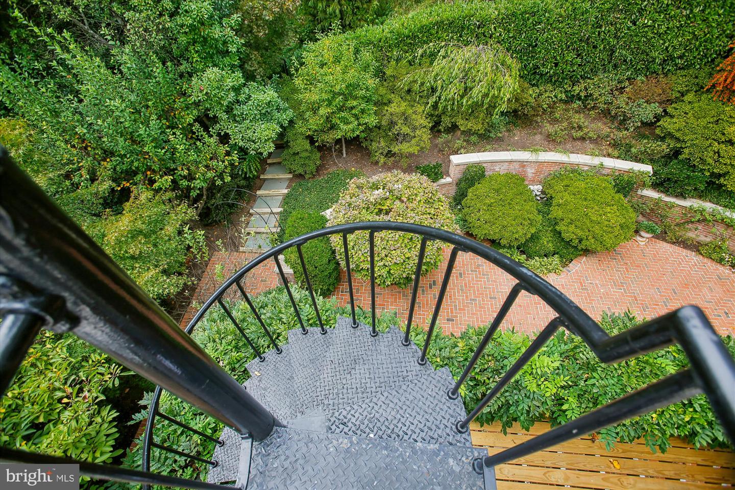 4016 LINNEAN AVE NW, WASHINGTON, District Of Columbia 20008, 4 Bedrooms Bedrooms, ,3 BathroomsBathrooms,Residential,For sale,4016 LINNEAN AVE NW,DCDC2215224 MLS # DCDC2215224