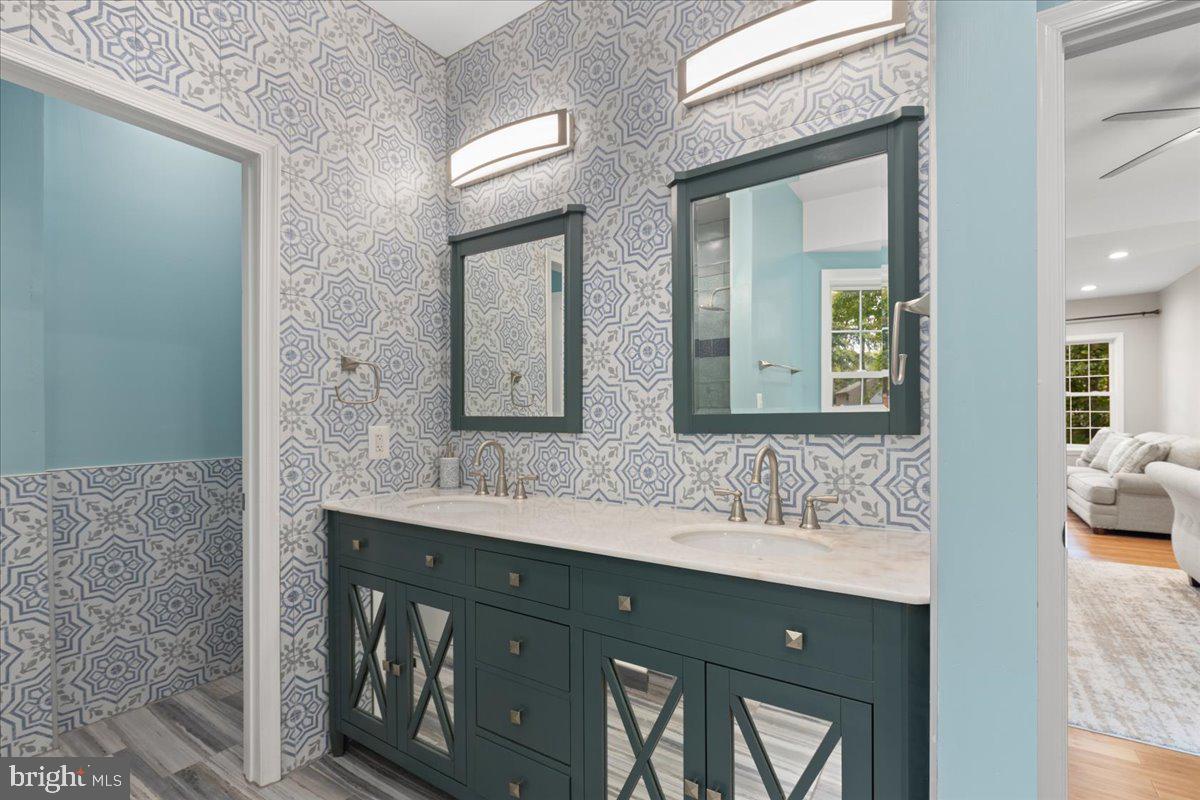 9472 LAPSTRAKE LN, BURKE, Virginia 22015, 7 Bedrooms Bedrooms, ,5 BathroomsBathrooms,Residential,For sale,9472 LAPSTRAKE LN,VAFX2261460 MLS # VAFX2261460