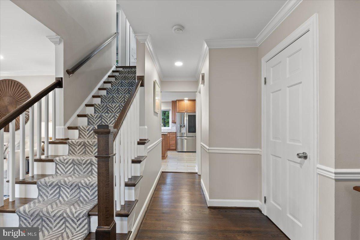 9472 LAPSTRAKE LN, BURKE, Virginia 22015, 7 Bedrooms Bedrooms, ,5 BathroomsBathrooms,Residential,For sale,9472 LAPSTRAKE LN,VAFX2261460 MLS # VAFX2261460