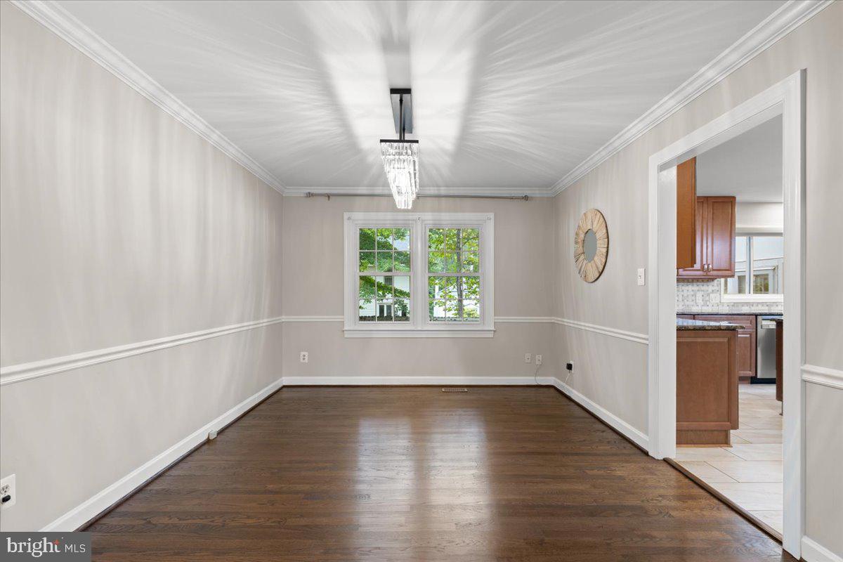 9472 LAPSTRAKE LN, BURKE, Virginia 22015, 7 Bedrooms Bedrooms, ,5 BathroomsBathrooms,Residential,For sale,9472 LAPSTRAKE LN,VAFX2261460 MLS # VAFX2261460