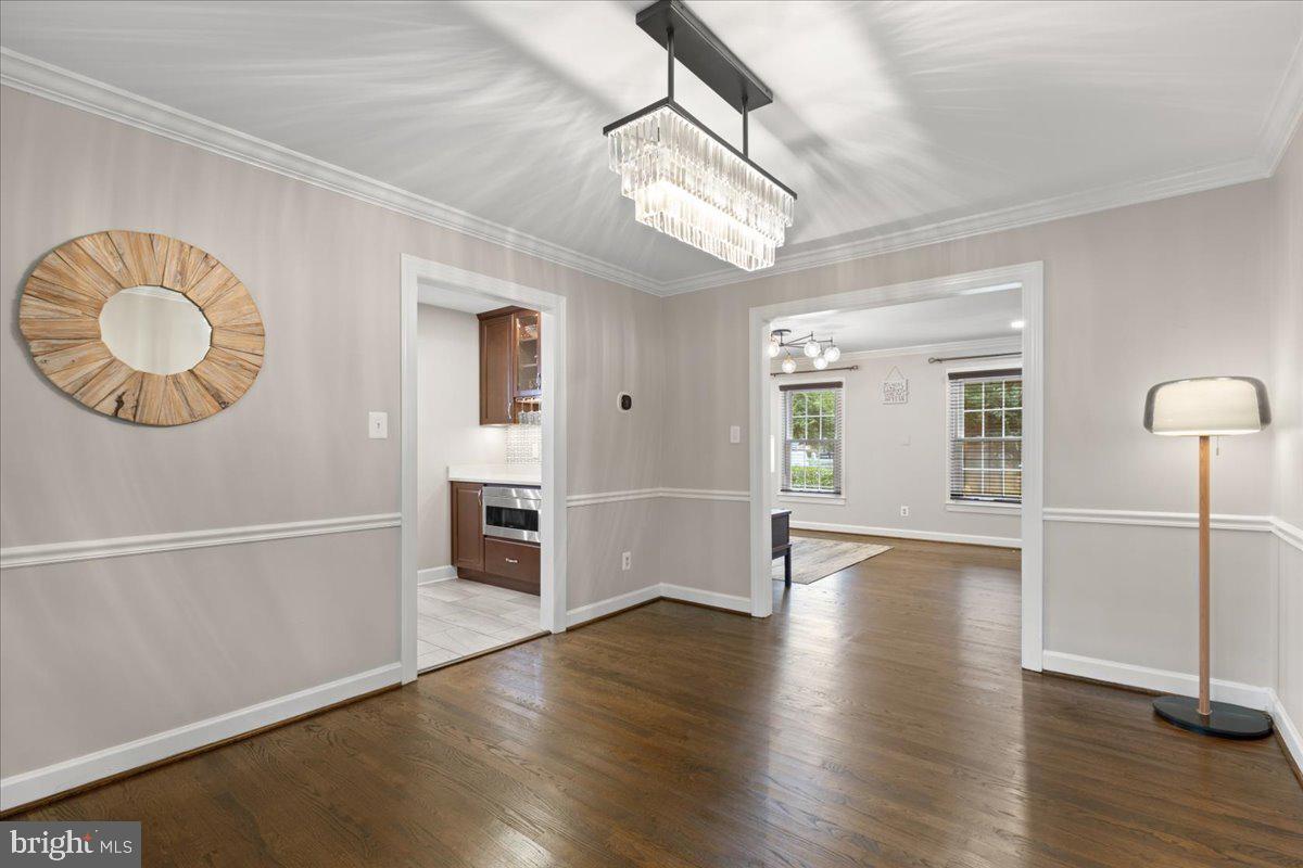 9472 LAPSTRAKE LN, BURKE, Virginia 22015, 7 Bedrooms Bedrooms, ,5 BathroomsBathrooms,Residential,For sale,9472 LAPSTRAKE LN,VAFX2261460 MLS # VAFX2261460