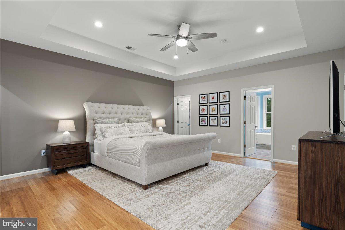 9472 LAPSTRAKE LN, BURKE, Virginia 22015, 7 Bedrooms Bedrooms, ,5 BathroomsBathrooms,Residential,For sale,9472 LAPSTRAKE LN,VAFX2261460 MLS # VAFX2261460