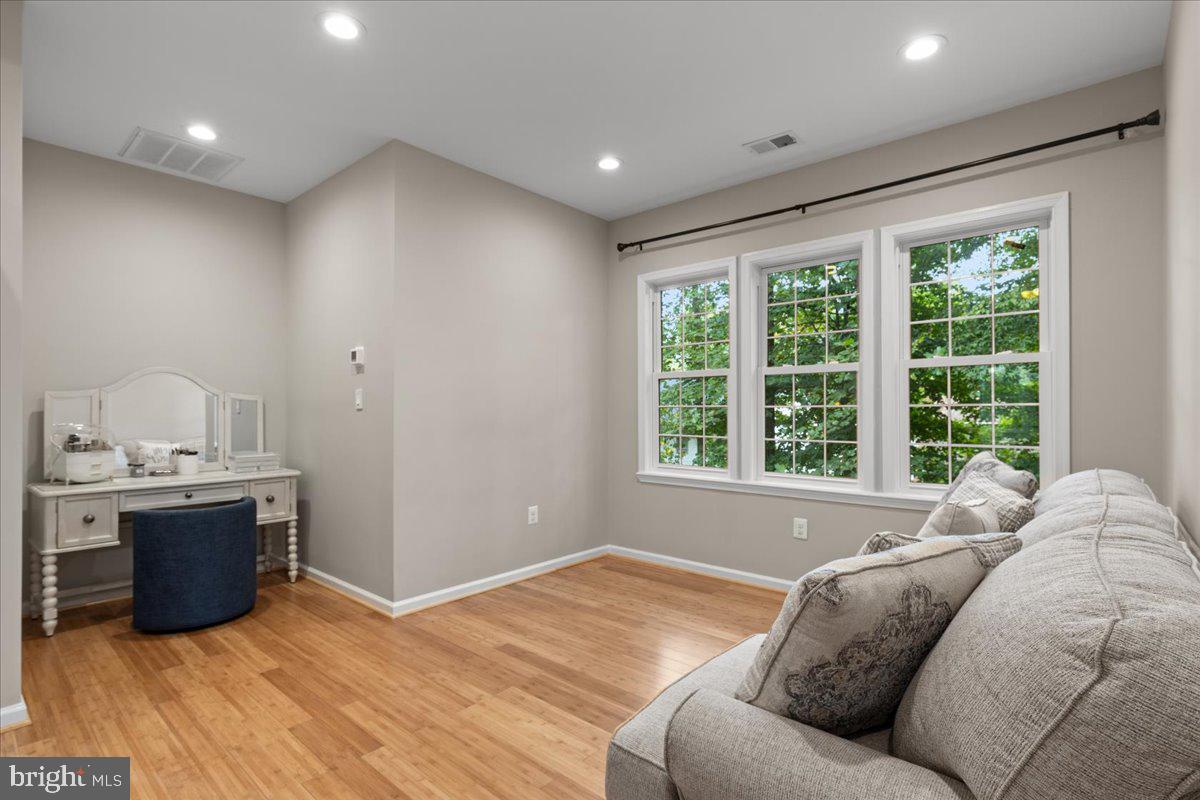 9472 LAPSTRAKE LN, BURKE, Virginia 22015, 7 Bedrooms Bedrooms, ,5 BathroomsBathrooms,Residential,For sale,9472 LAPSTRAKE LN,VAFX2261460 MLS # VAFX2261460