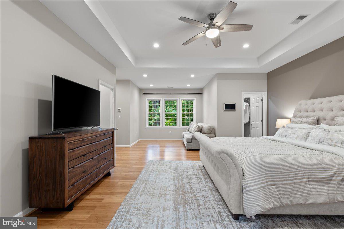 9472 LAPSTRAKE LN, BURKE, Virginia 22015, 7 Bedrooms Bedrooms, ,5 BathroomsBathrooms,Residential,For sale,9472 LAPSTRAKE LN,VAFX2261460 MLS # VAFX2261460