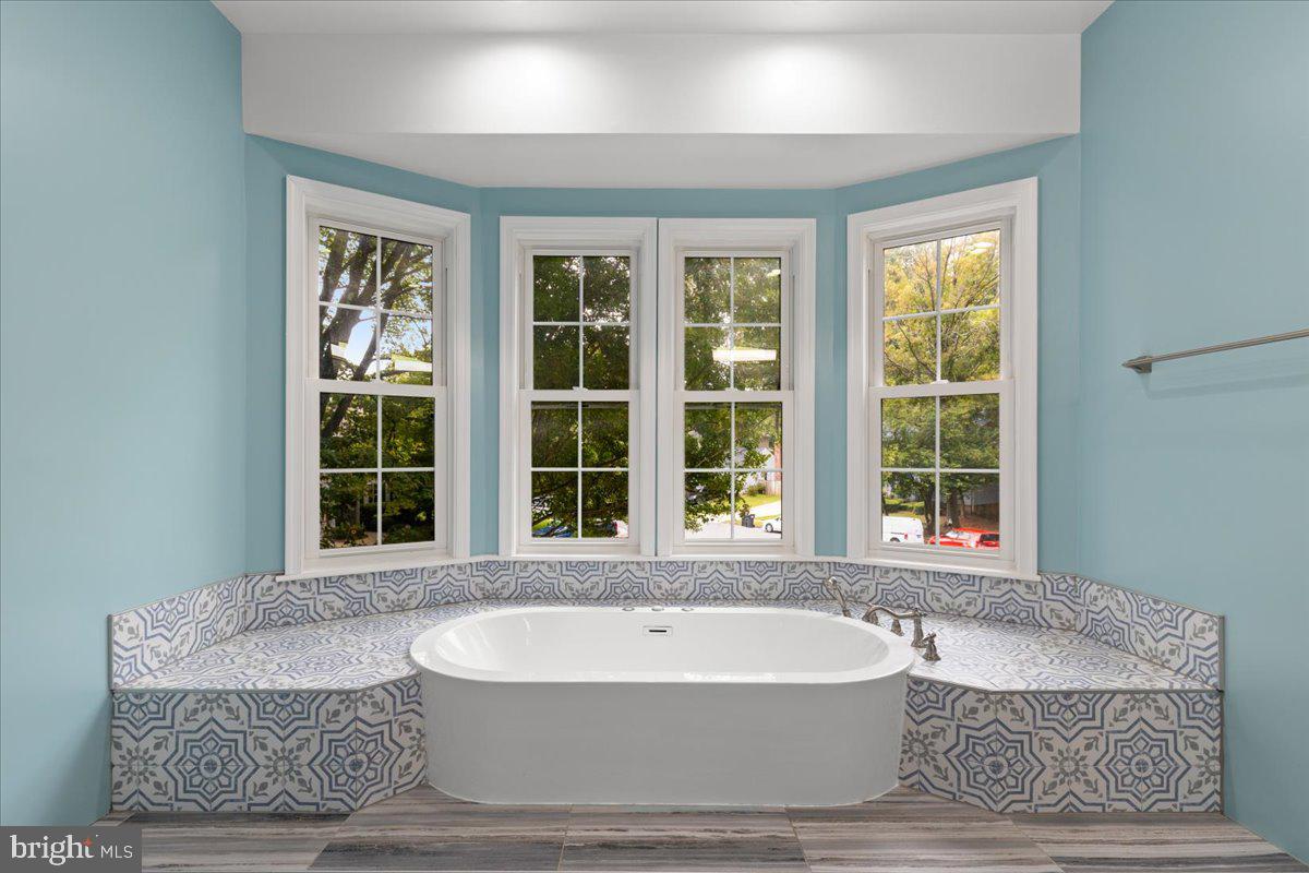 9472 LAPSTRAKE LN, BURKE, Virginia 22015, 7 Bedrooms Bedrooms, ,5 BathroomsBathrooms,Residential,For sale,9472 LAPSTRAKE LN,VAFX2261460 MLS # VAFX2261460