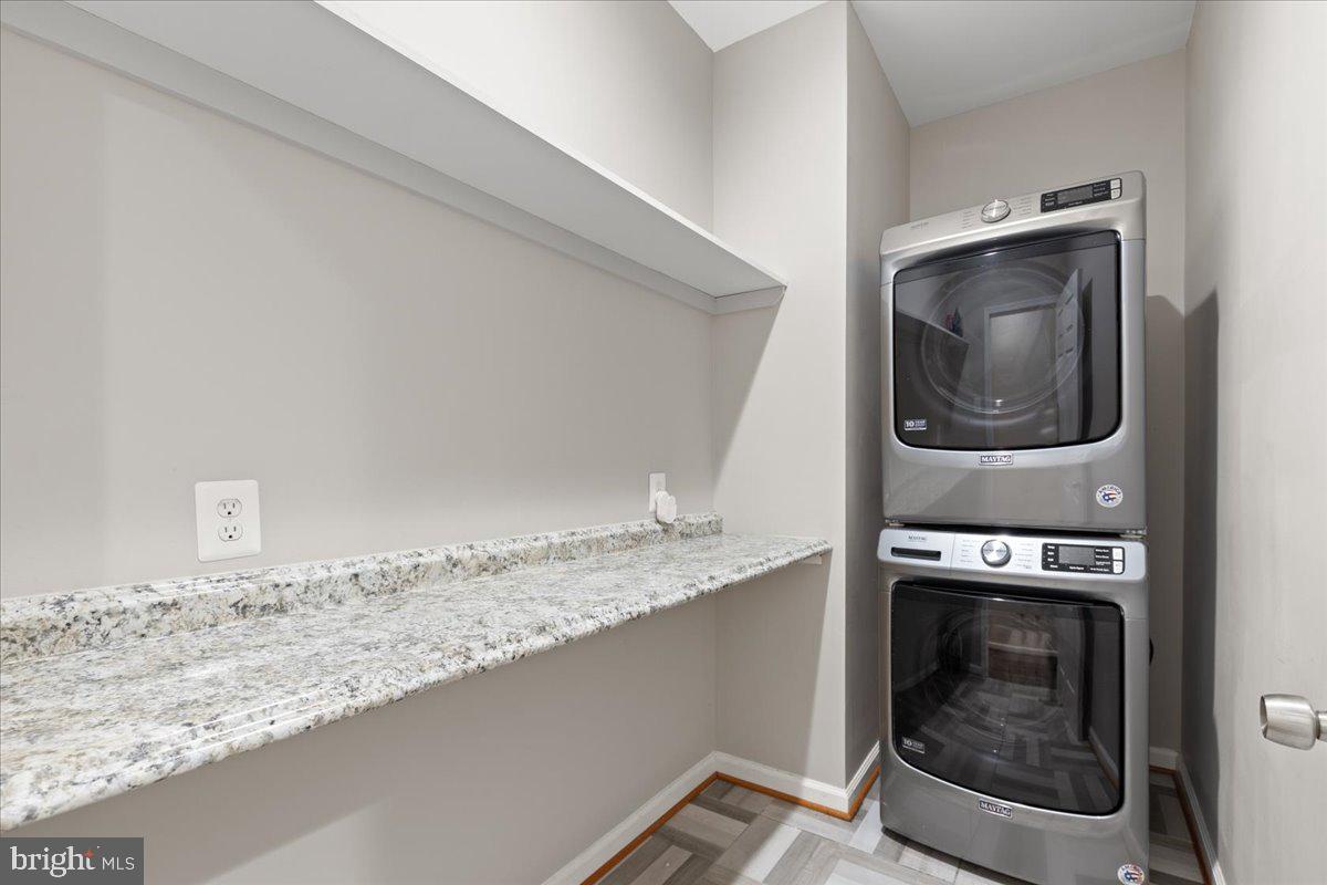 9472 LAPSTRAKE LN, BURKE, Virginia 22015, 7 Bedrooms Bedrooms, ,5 BathroomsBathrooms,Residential,For sale,9472 LAPSTRAKE LN,VAFX2261460 MLS # VAFX2261460