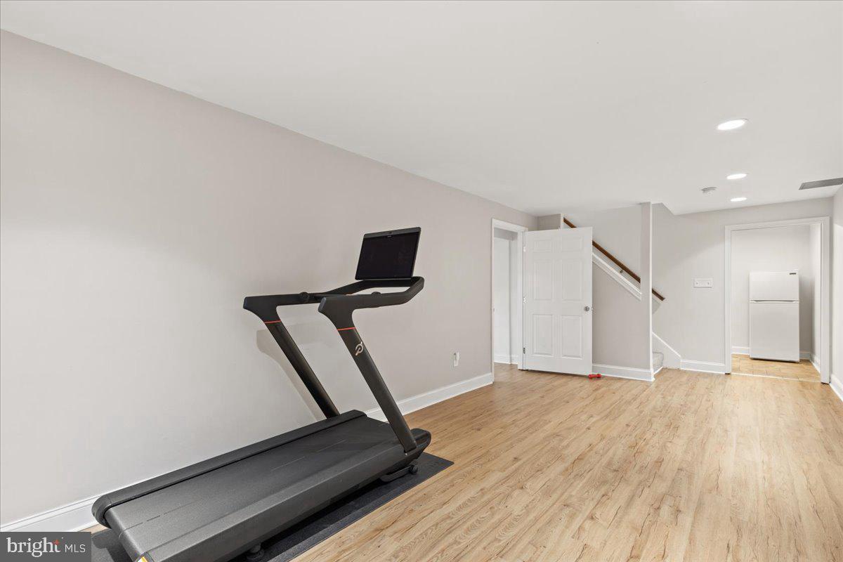 9472 LAPSTRAKE LN, BURKE, Virginia 22015, 7 Bedrooms Bedrooms, ,5 BathroomsBathrooms,Residential,For sale,9472 LAPSTRAKE LN,VAFX2261460 MLS # VAFX2261460