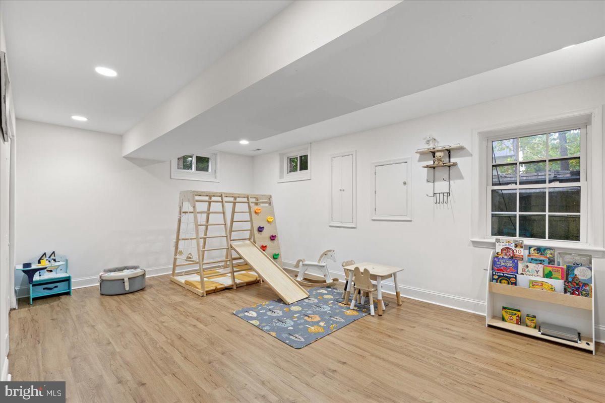 9472 LAPSTRAKE LN, BURKE, Virginia 22015, 7 Bedrooms Bedrooms, ,5 BathroomsBathrooms,Residential,For sale,9472 LAPSTRAKE LN,VAFX2261460 MLS # VAFX2261460