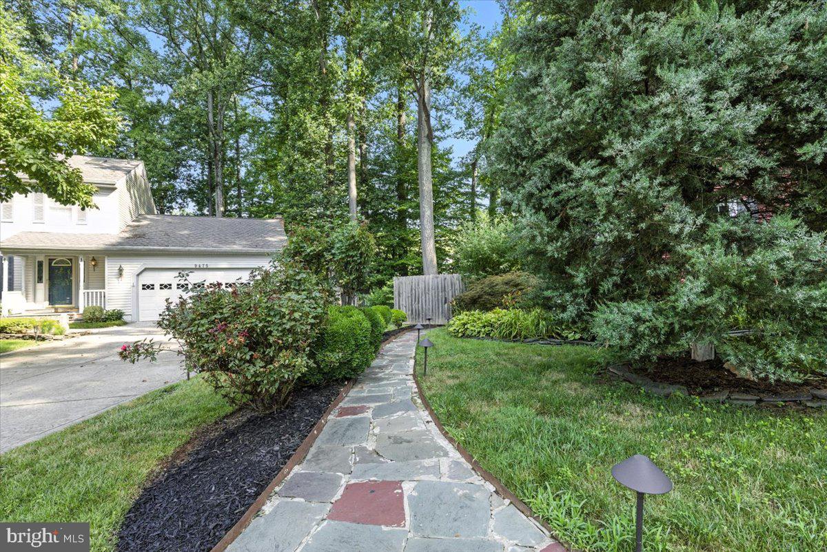 9472 LAPSTRAKE LN, BURKE, Virginia 22015, 7 Bedrooms Bedrooms, ,5 BathroomsBathrooms,Residential,For sale,9472 LAPSTRAKE LN,VAFX2261460 MLS # VAFX2261460