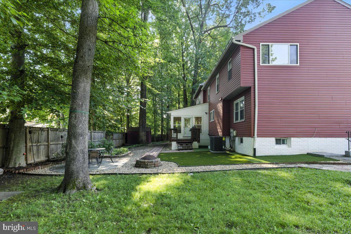 9472 LAPSTRAKE LN, BURKE, Virginia 22015, 7 Bedrooms Bedrooms, ,5 BathroomsBathrooms,Residential,For sale,9472 LAPSTRAKE LN,VAFX2261460 MLS # VAFX2261460