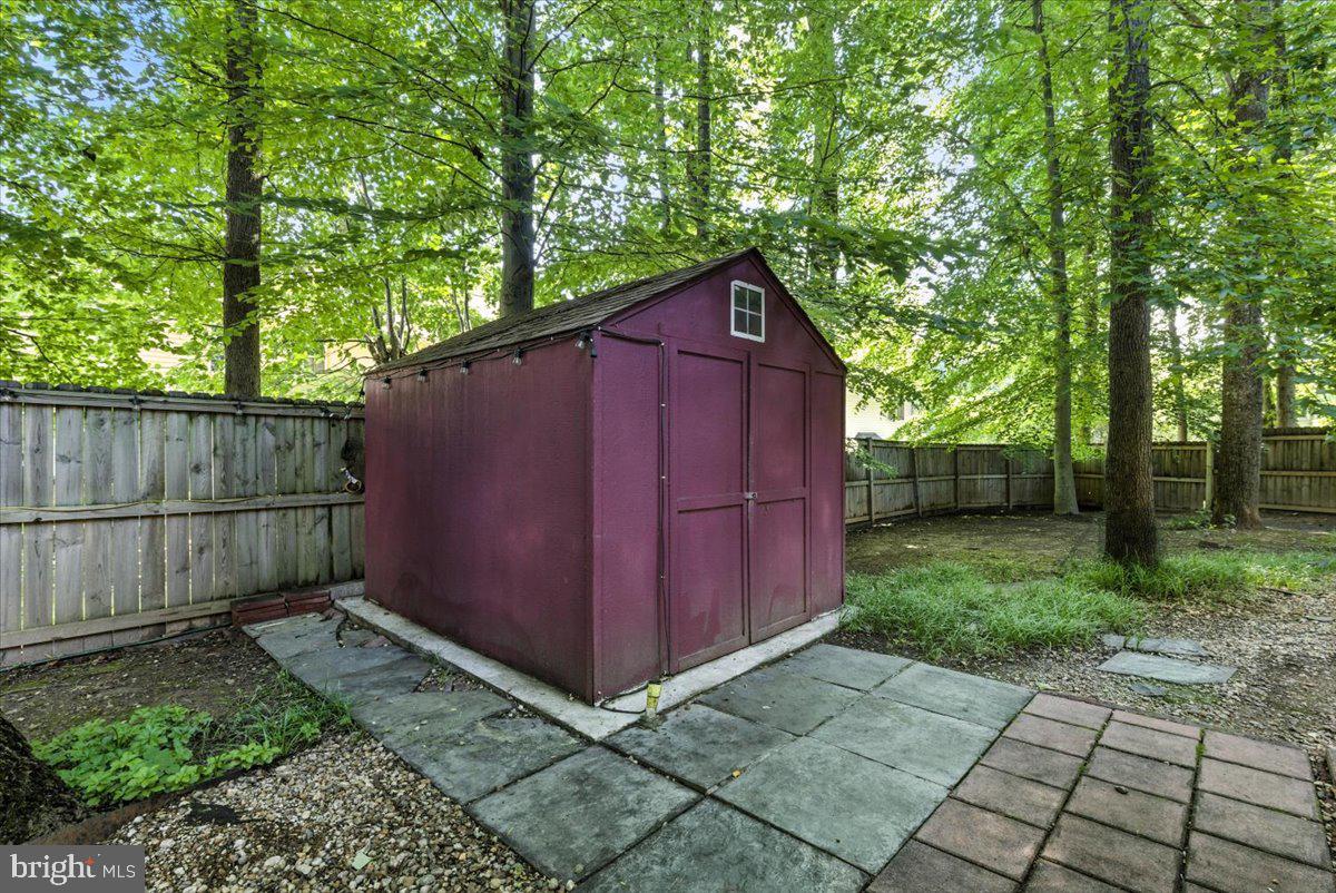 9472 LAPSTRAKE LN, BURKE, Virginia 22015, 7 Bedrooms Bedrooms, ,5 BathroomsBathrooms,Residential,For sale,9472 LAPSTRAKE LN,VAFX2261460 MLS # VAFX2261460