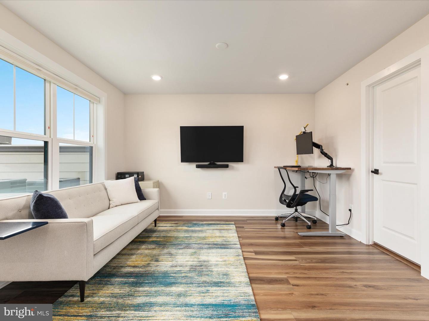 113 PLEASANT ST NW #6, VIENNA, Virginia 22180, 3 Bedrooms Bedrooms, ,4 BathroomsBathrooms,Residential,For sale,113 PLEASANT ST NW #6,VAFX2262662 MLS # VAFX2262662