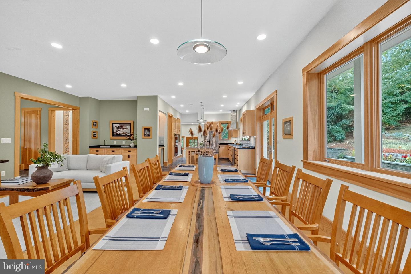 2136 POWHATAN ST, FALLS CHURCH, Virginia 22043, 5 Bedrooms Bedrooms, ,4 BathroomsBathrooms,Residential,For sale,2136 POWHATAN ST,VAFX2262720 MLS # VAFX2262720