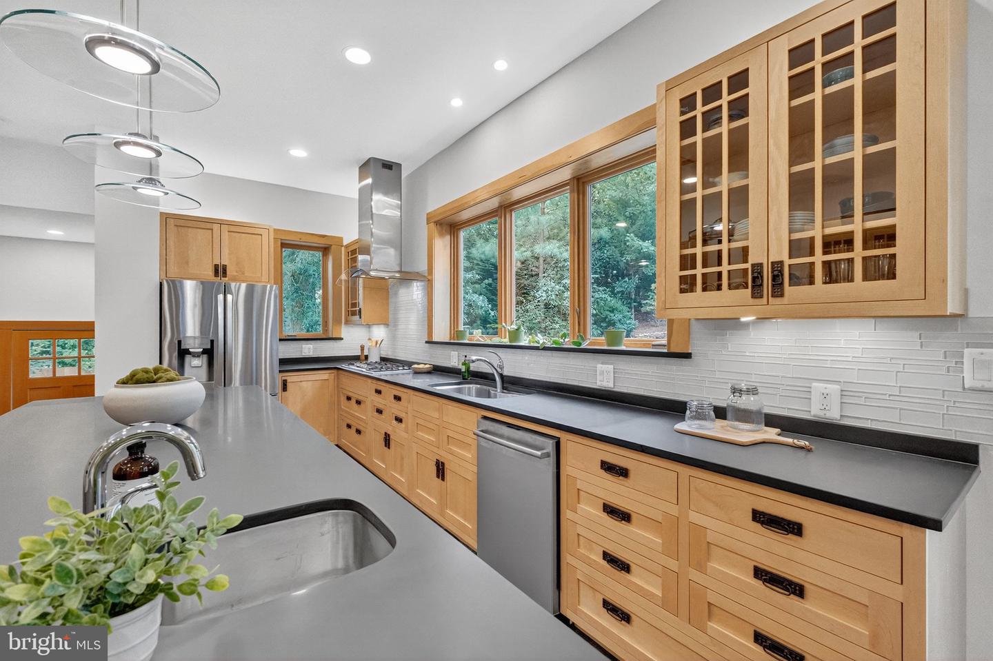 2136 POWHATAN ST, FALLS CHURCH, Virginia 22043, 5 Bedrooms Bedrooms, ,4 BathroomsBathrooms,Residential,For sale,2136 POWHATAN ST,VAFX2262720 MLS # VAFX2262720