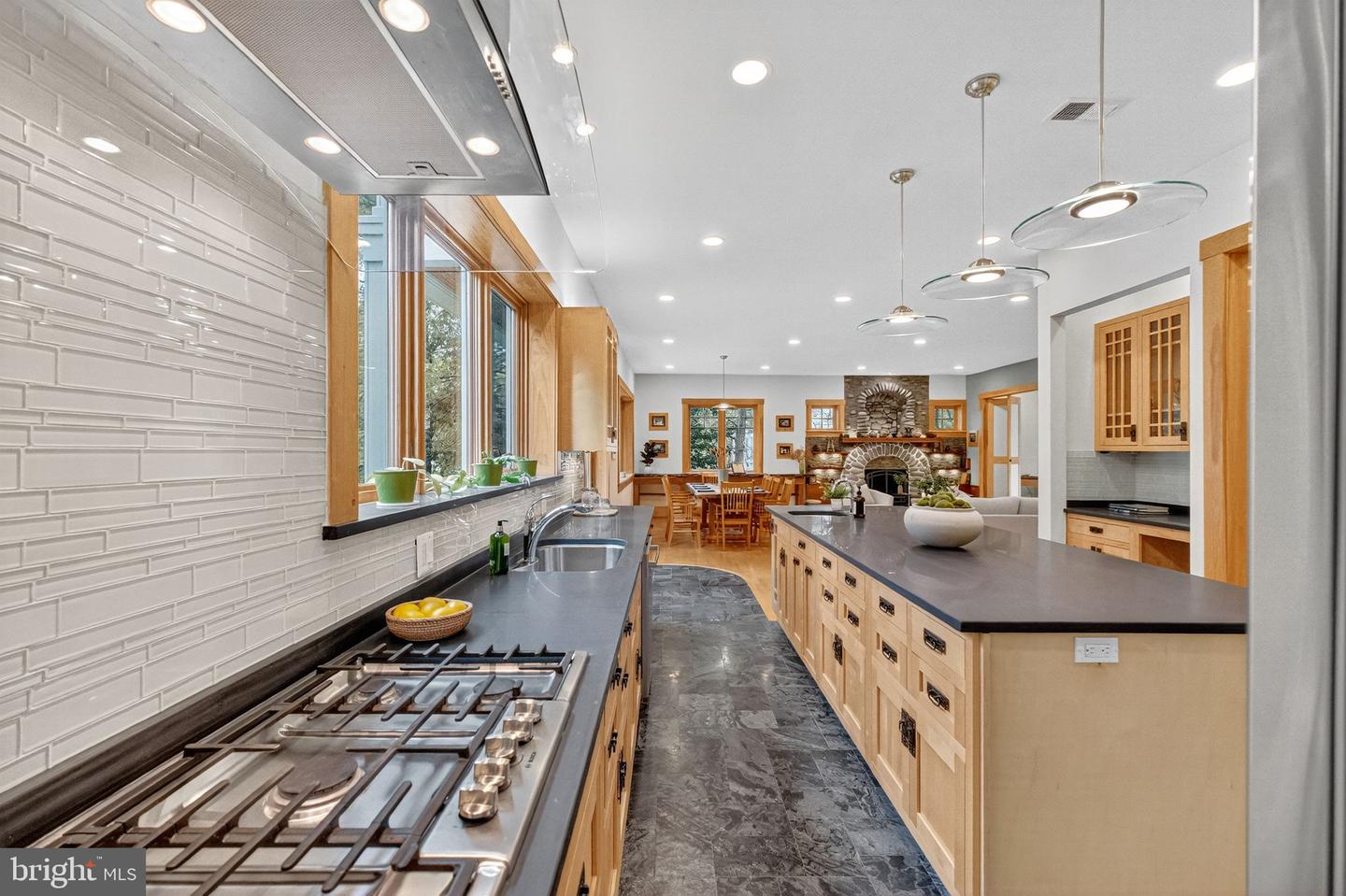 2136 POWHATAN ST, FALLS CHURCH, Virginia 22043, 5 Bedrooms Bedrooms, ,4 BathroomsBathrooms,Residential,For sale,2136 POWHATAN ST,VAFX2262720 MLS # VAFX2262720