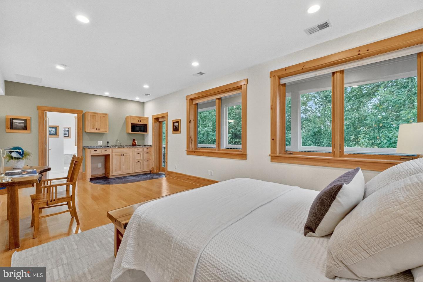 2136 POWHATAN ST, FALLS CHURCH, Virginia 22043, 5 Bedrooms Bedrooms, ,4 BathroomsBathrooms,Residential,For sale,2136 POWHATAN ST,VAFX2262720 MLS # VAFX2262720