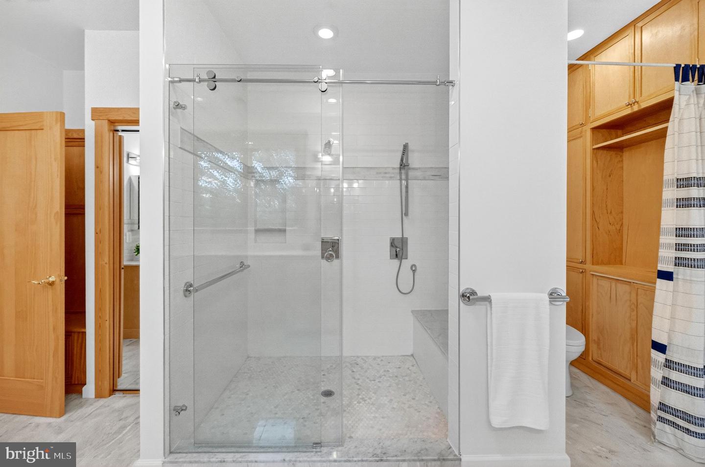 2136 POWHATAN ST, FALLS CHURCH, Virginia 22043, 5 Bedrooms Bedrooms, ,4 BathroomsBathrooms,Residential,For sale,2136 POWHATAN ST,VAFX2262720 MLS # VAFX2262720