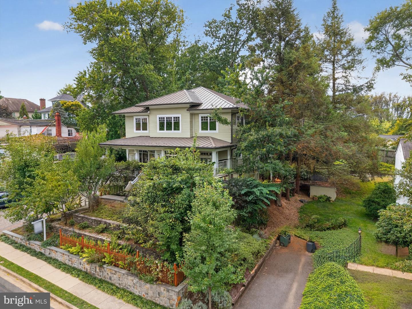 2136 POWHATAN ST, FALLS CHURCH, Virginia 22043, 5 Bedrooms Bedrooms, ,4 BathroomsBathrooms,Residential,For sale,2136 POWHATAN ST,VAFX2262720 MLS # VAFX2262720