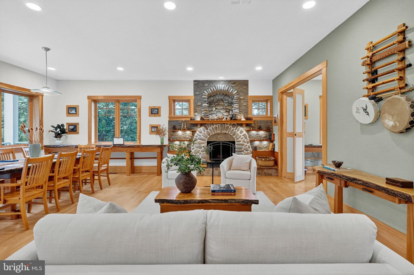 2136 POWHATAN ST, FALLS CHURCH, Virginia 22043, 5 Bedrooms Bedrooms, ,4 BathroomsBathrooms,Residential,For sale,2136 POWHATAN ST,VAFX2262720 MLS # VAFX2262720