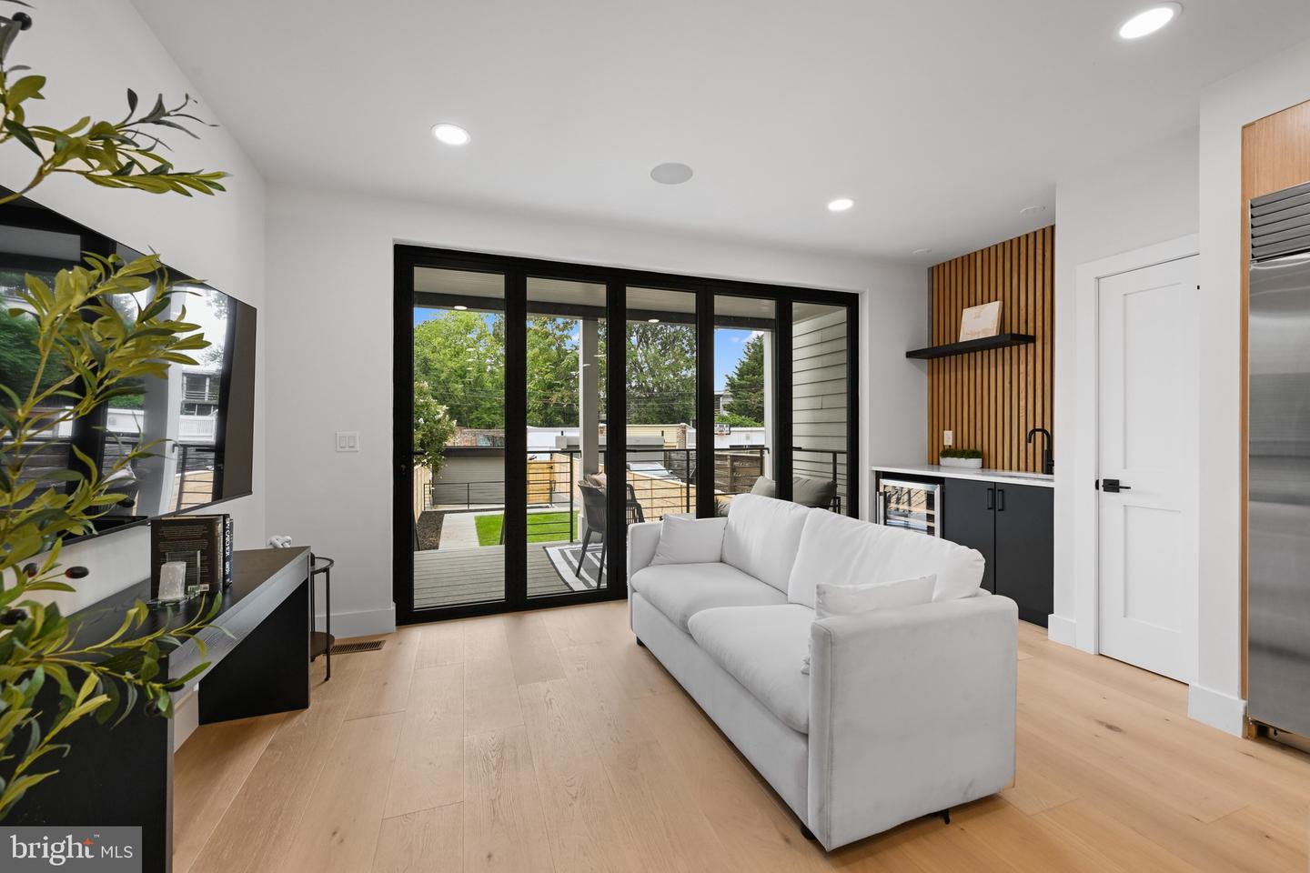 515 KENTUCKY AVE SE, WASHINGTON, District Of Columbia 20003, 5 Bedrooms Bedrooms, ,4 BathroomsBathrooms,Residential,For sale,515 KENTUCKY AVE SE,DCDC2216584 MLS # DCDC2216584 515 KENTUCKY AVE SE, WASHINGTON, District Of Columbia 20003, 5 Bedrooms Bedrooms, ,4 BathroomsBathrooms,Residential,For sale,515 KENTUCKY AVE SE,DCDC2216584 MLS # DCDC2216584