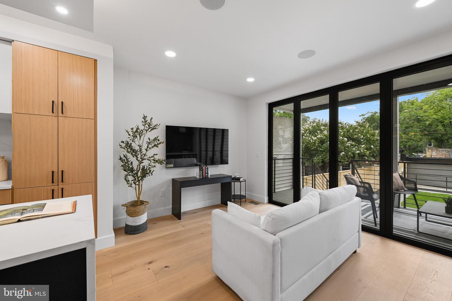 515 KENTUCKY AVE SE, WASHINGTON, District Of Columbia 20003, 5 Bedrooms Bedrooms, ,4 BathroomsBathrooms,Residential,For sale,515 KENTUCKY AVE SE,DCDC2216584 MLS # DCDC2216584 515 KENTUCKY AVE SE, WASHINGTON, District Of Columbia 20003, 5 Bedrooms Bedrooms, ,4 BathroomsBathrooms,Residential,For sale,515 KENTUCKY AVE SE,DCDC2216584 MLS # DCDC2216584