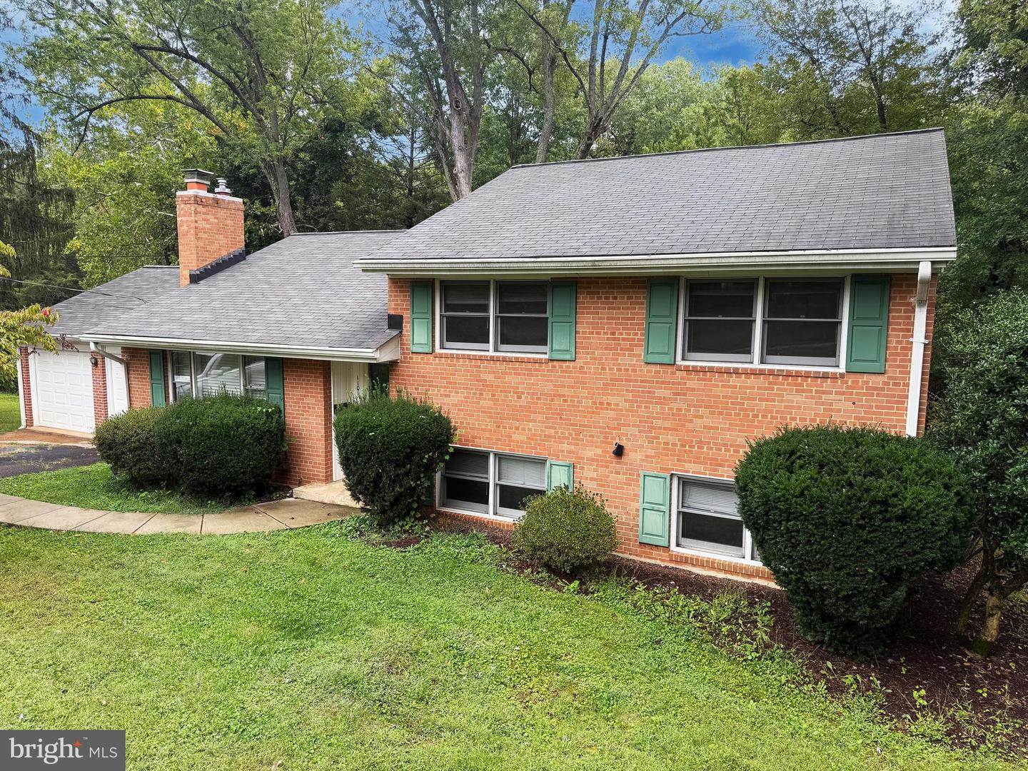 1101 DEAD RUN DR, MCLEAN, Virginia 22101, 5 Bedrooms Bedrooms, ,3 BathroomsBathrooms,Residential,For sale,1101 DEAD RUN DR,VAFX2263056 MLS # VAFX2263056
