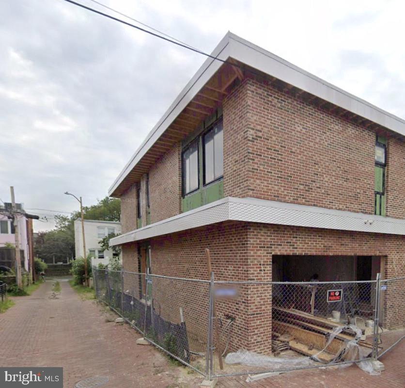 1661 EBENEZER CT SE, WASHINGTON, District Of Columbia 20003, 6 Bedrooms Bedrooms, ,4 BathroomsBathrooms,Residential,For sale,1661 EBENEZER CT SE,DCDC2217110 MLS # DCDC2217110