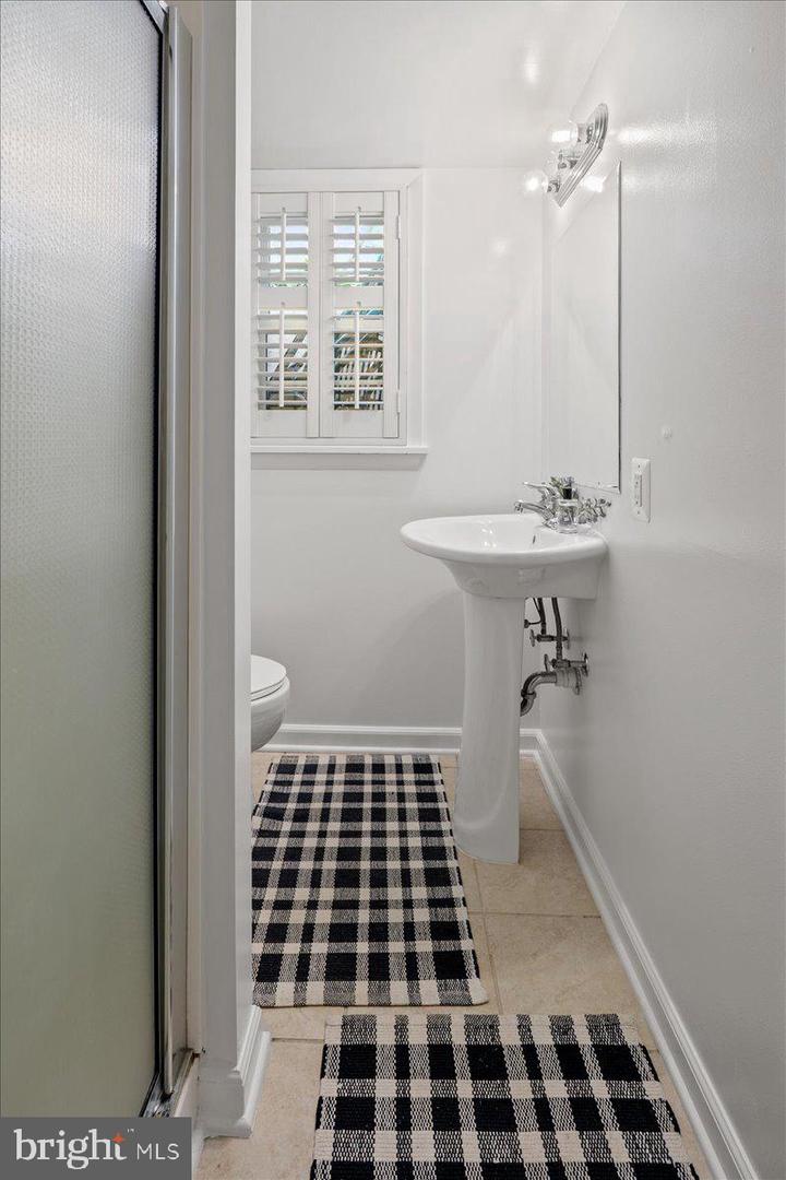 4412 TARPON LN, ALEXANDRIA, Virginia 22309, 5 Bedrooms Bedrooms, ,3 BathroomsBathrooms,Residential,For sale,4412 TARPON LN,VAFX2263838 MLS # VAFX2263838