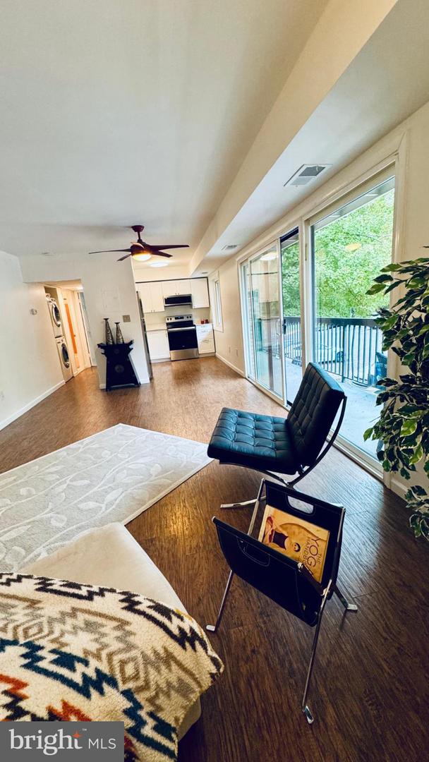 3222 S 28TH ST S #304, ALEXANDRIA, Virginia 22302, 1 Bedroom Bedrooms, 2 Rooms Rooms,1 BathroomBathrooms,Residential,For sale,3222 S 28TH ST S #304,VAAX2049226 MLS # VAAX2049226 3222 S 28TH ST S #304, ALEXANDRIA, Virginia 22302, 1 Bedroom Bedrooms, 2 Rooms Rooms,1 BathroomBathrooms,Residential,For sale,3222 S 28TH ST S #304,VAAX2049226 MLS # VAAX2049226