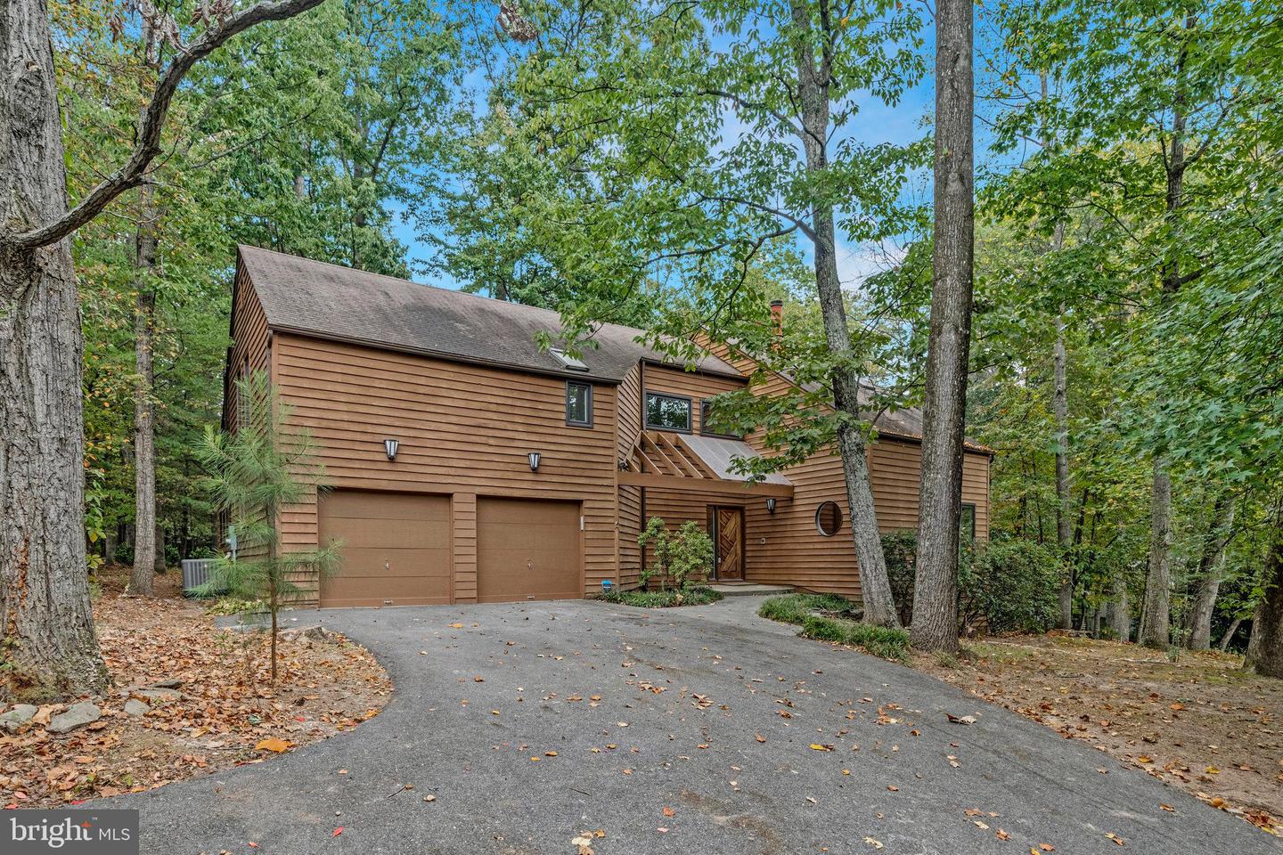 11598 NEWPORT COVE LN, RESTON, Virginia 20194, 6 Bedrooms Bedrooms, ,3 BathroomsBathrooms,Residential,For sale,11598 NEWPORT COVE LN,VAFX2264542 MLS # VAFX2264542