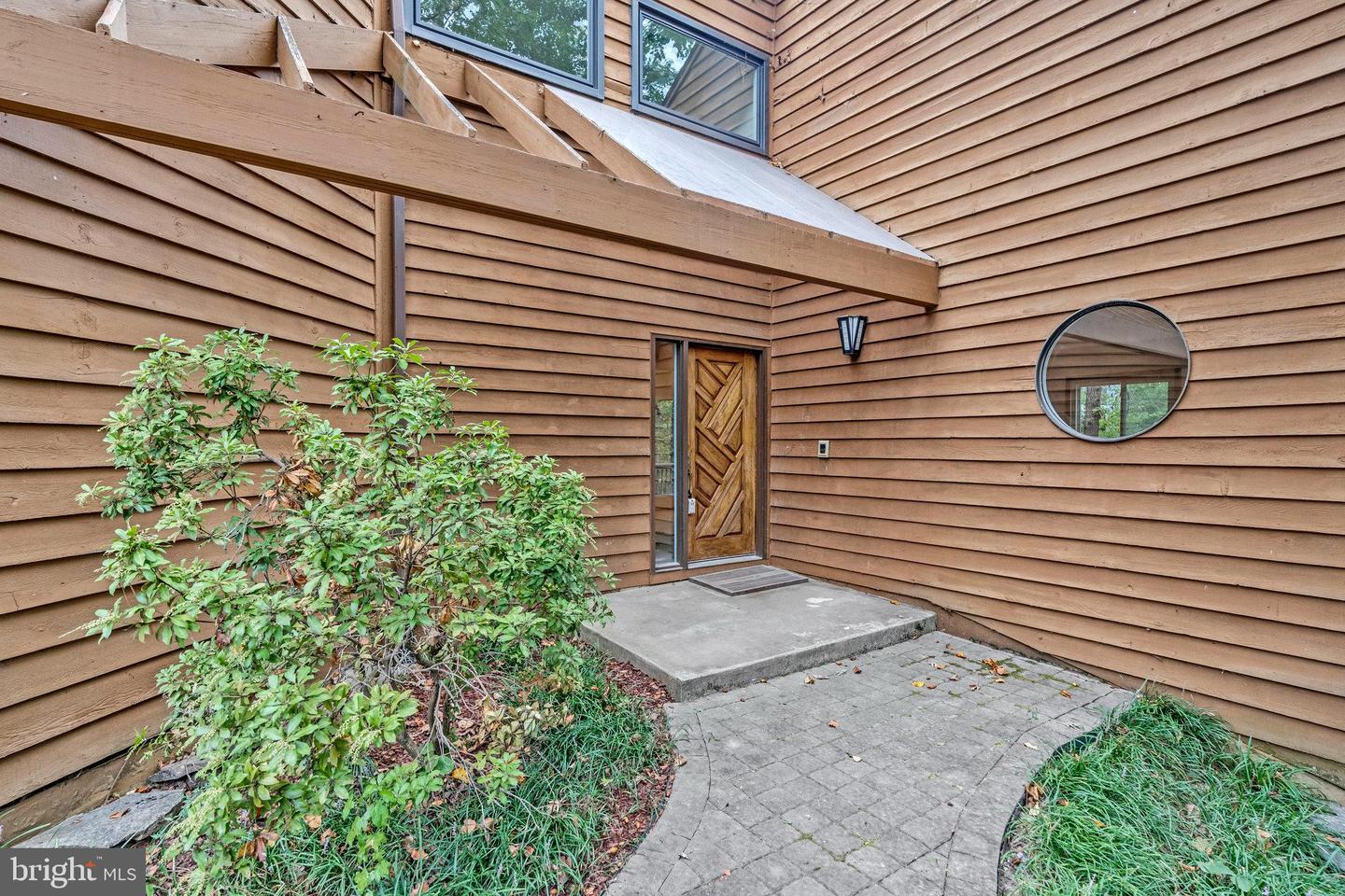 11598 NEWPORT COVE LN, RESTON, Virginia 20194, 6 Bedrooms Bedrooms, ,3 BathroomsBathrooms,Residential,For sale,11598 NEWPORT COVE LN,VAFX2264542 MLS # VAFX2264542