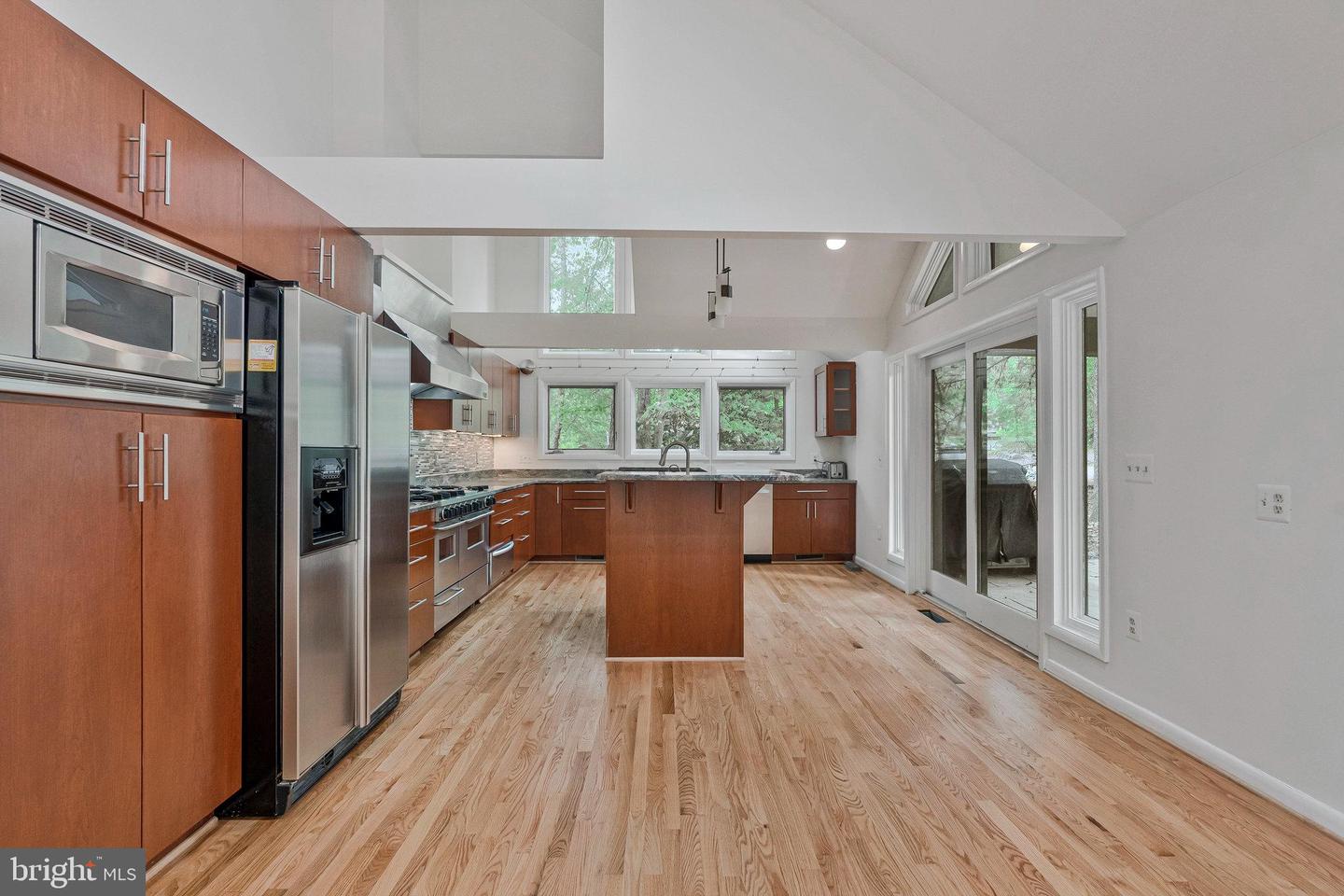 11598 NEWPORT COVE LN, RESTON, Virginia 20194, 6 Bedrooms Bedrooms, ,3 BathroomsBathrooms,Residential,For sale,11598 NEWPORT COVE LN,VAFX2264542 MLS # VAFX2264542