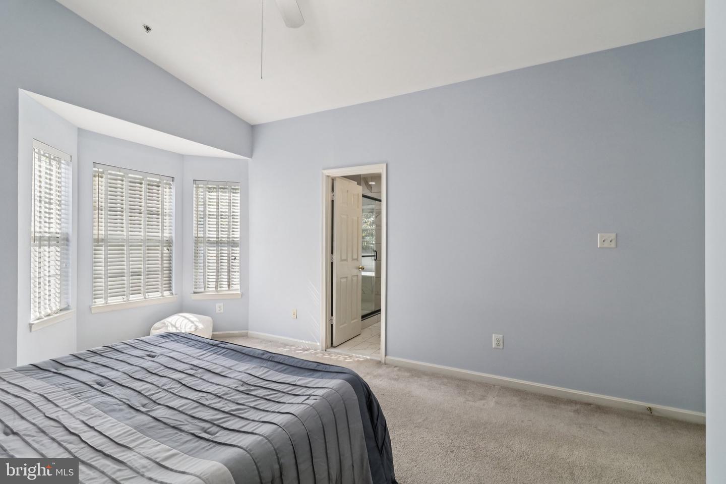 11723 SCOOTER LN #186, FAIRFAX, Virginia 22030, 3 Bedrooms Bedrooms, ,3 BathroomsBathrooms,Residential,For sale,11723 SCOOTER LN #186,VAFX2264772 MLS # VAFX2264772