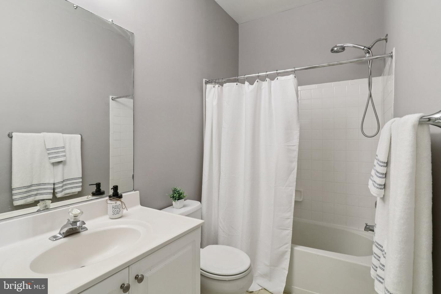 11723 SCOOTER LN #186, FAIRFAX, Virginia 22030, 3 Bedrooms Bedrooms, ,3 BathroomsBathrooms,Residential,For sale,11723 SCOOTER LN #186,VAFX2264772 MLS # VAFX2264772