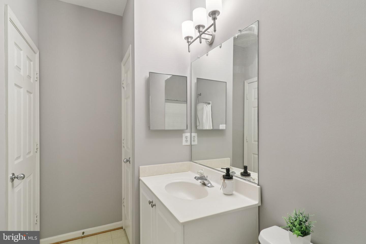 11723 SCOOTER LN #186, FAIRFAX, Virginia 22030, 3 Bedrooms Bedrooms, ,3 BathroomsBathrooms,Residential,For sale,11723 SCOOTER LN #186,VAFX2264772 MLS # VAFX2264772