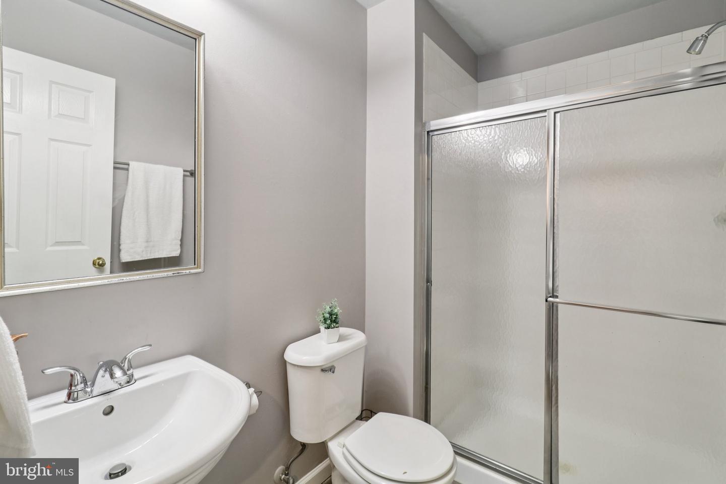 11723 SCOOTER LN #186, FAIRFAX, Virginia 22030, 3 Bedrooms Bedrooms, ,3 BathroomsBathrooms,Residential,For sale,11723 SCOOTER LN #186,VAFX2264772 MLS # VAFX2264772