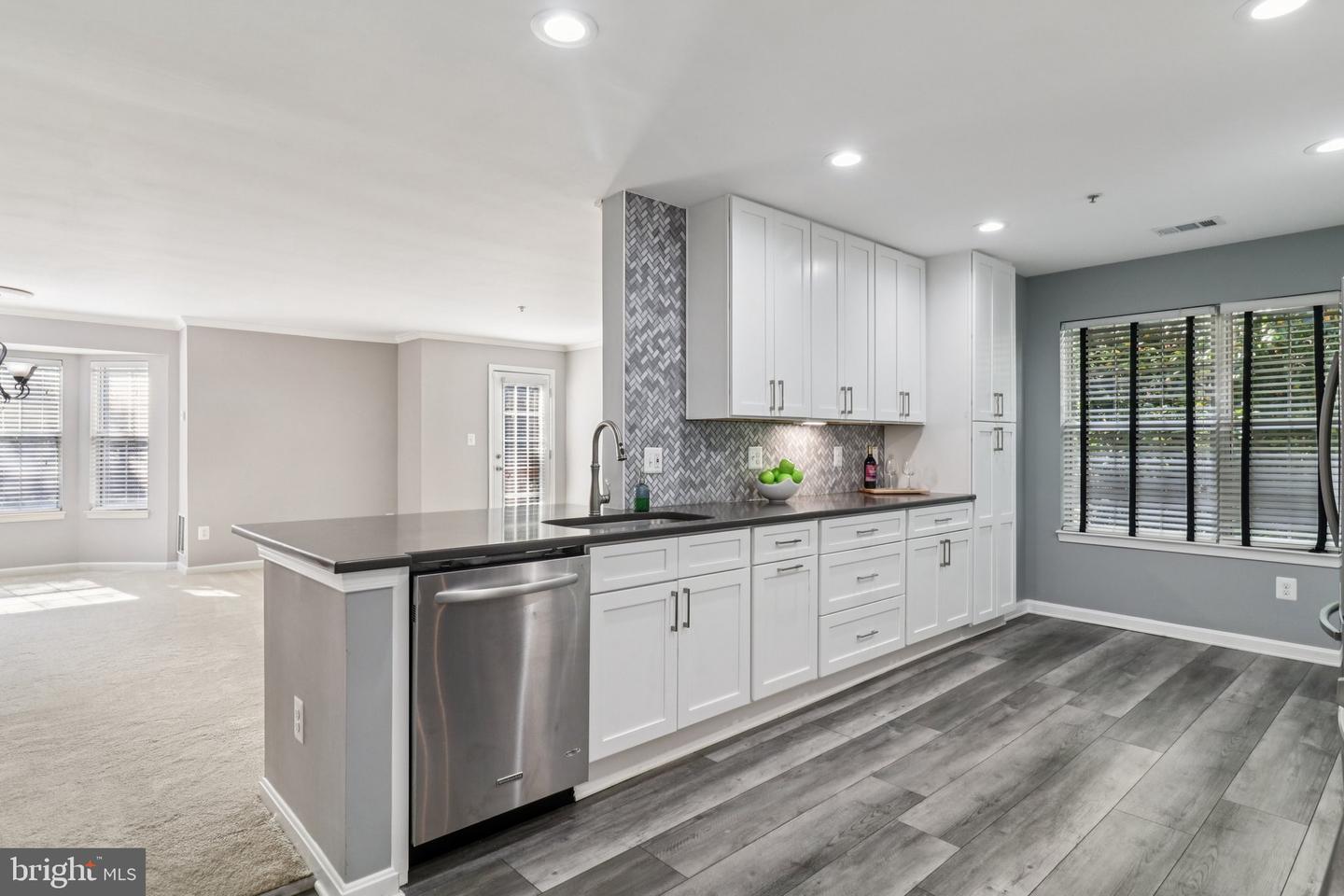 11723 SCOOTER LN #186, FAIRFAX, Virginia 22030, 3 Bedrooms Bedrooms, ,3 BathroomsBathrooms,Residential,For sale,11723 SCOOTER LN #186,VAFX2264772 MLS # VAFX2264772