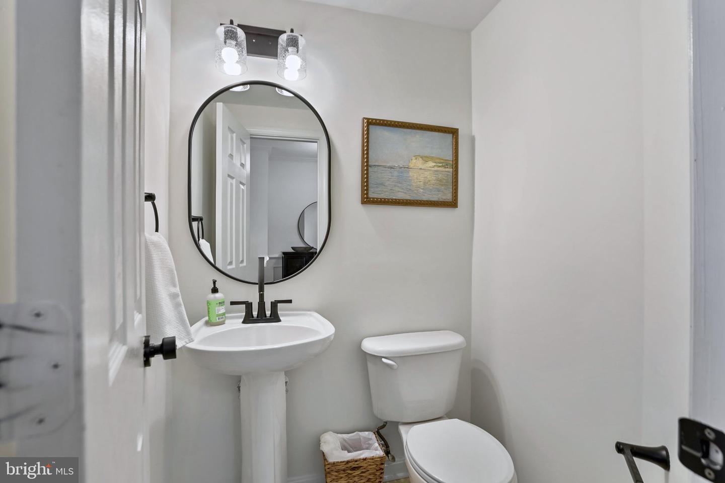 3833 EISENHOWER AVE, ALEXANDRIA, Virginia 22304, 3 Bedrooms Bedrooms, 13 Rooms Rooms,3 BathroomsBathrooms,Residential,For sale,3833 EISENHOWER AVE,VAAX2049288 MLS # VAAX2049288