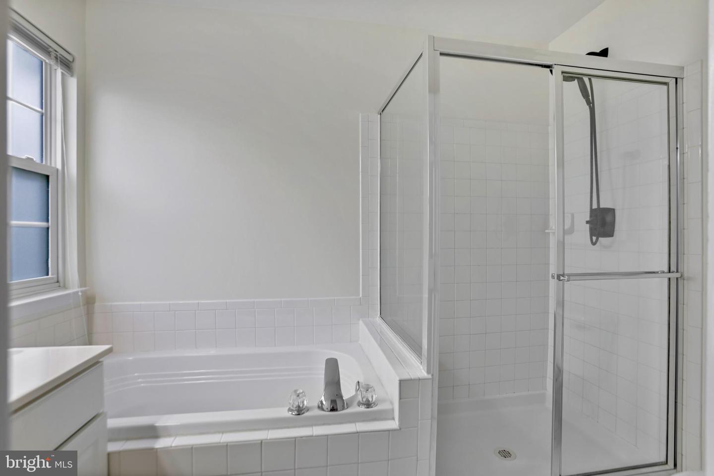 3833 EISENHOWER AVE, ALEXANDRIA, Virginia 22304, 3 Bedrooms Bedrooms, 13 Rooms Rooms,3 BathroomsBathrooms,Residential,For sale,3833 EISENHOWER AVE,VAAX2049288 MLS # VAAX2049288