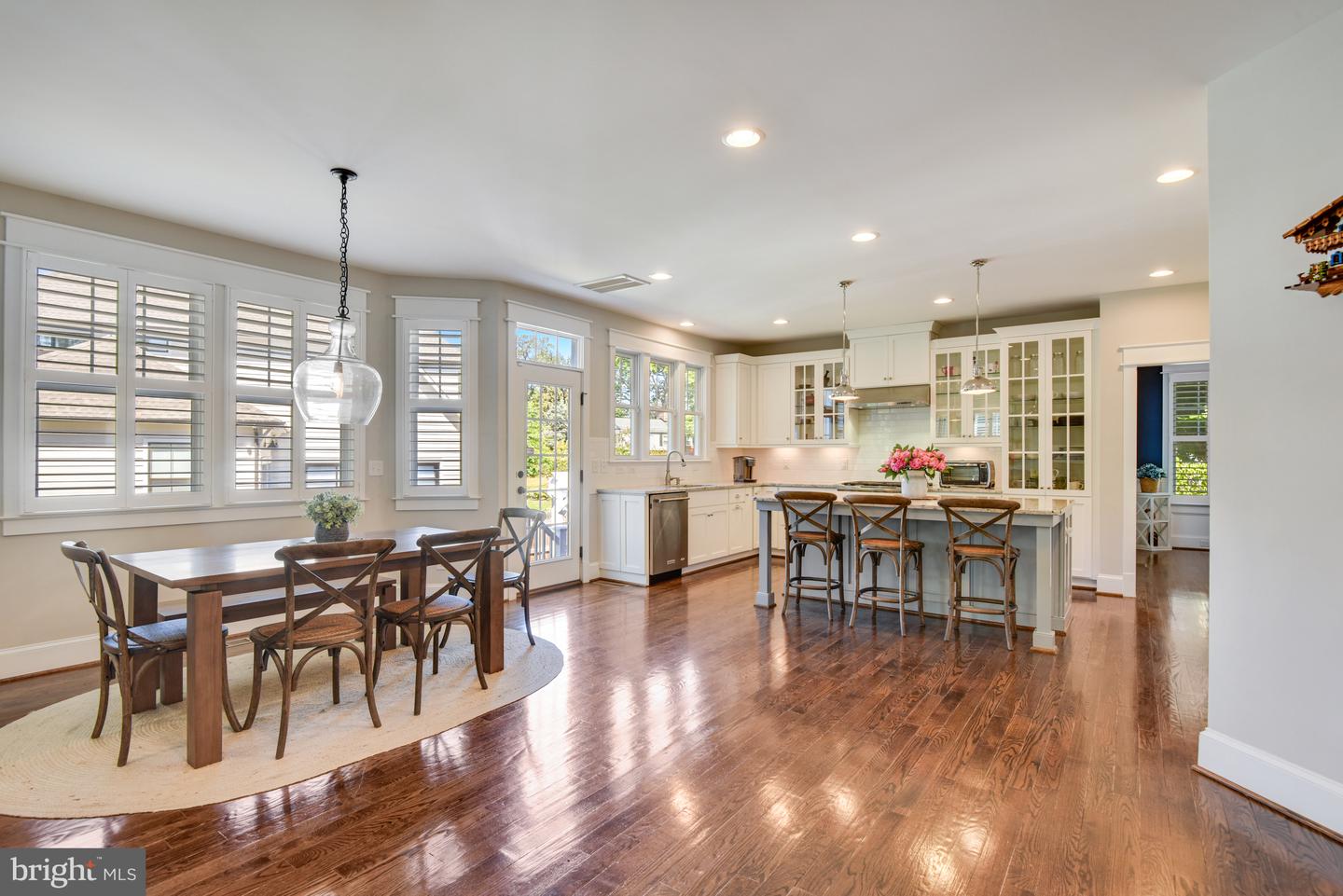 6632 LANGDON CT, MCLEAN, Virginia 22101, 6 Bedrooms Bedrooms, ,5 BathroomsBathrooms,Residential,For sale,6632 LANGDON CT,VAFX2265144 MLS # VAFX2265144