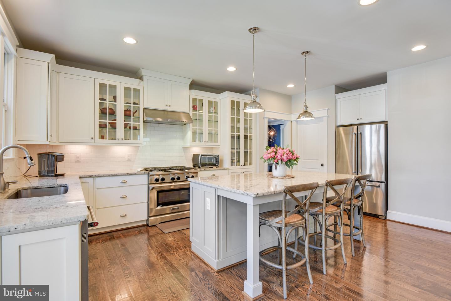 6632 LANGDON CT, MCLEAN, Virginia 22101, 6 Bedrooms Bedrooms, ,5 BathroomsBathrooms,Residential,For sale,6632 LANGDON CT,VAFX2265144 MLS # VAFX2265144